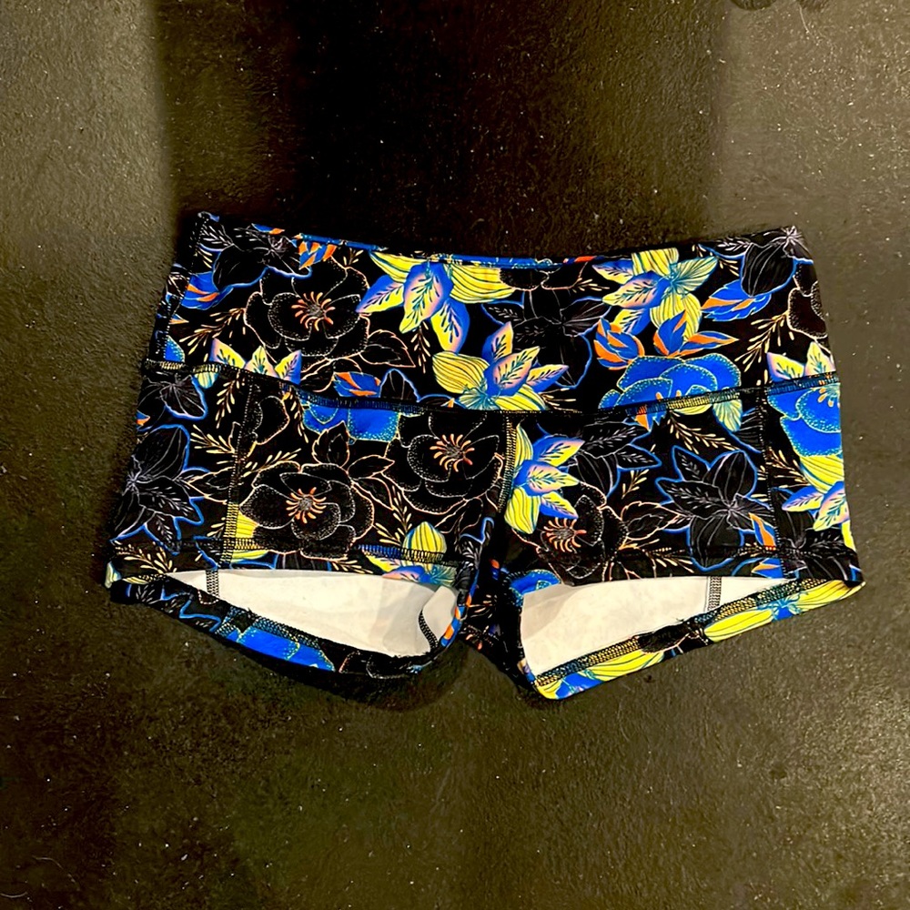 Fleo Black Petal Low Rise Contour Size S